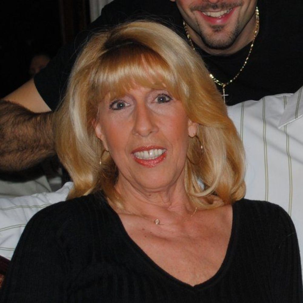 Meet your Posher, Dina